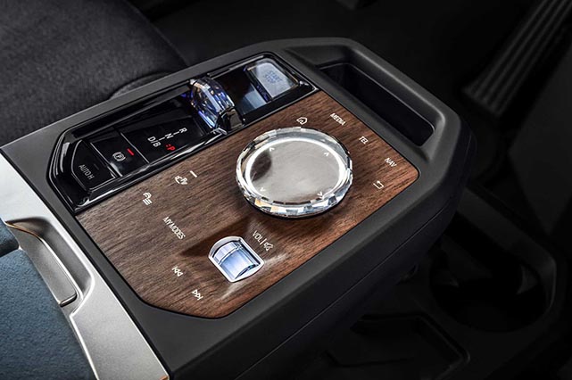 BMW iX xDrive