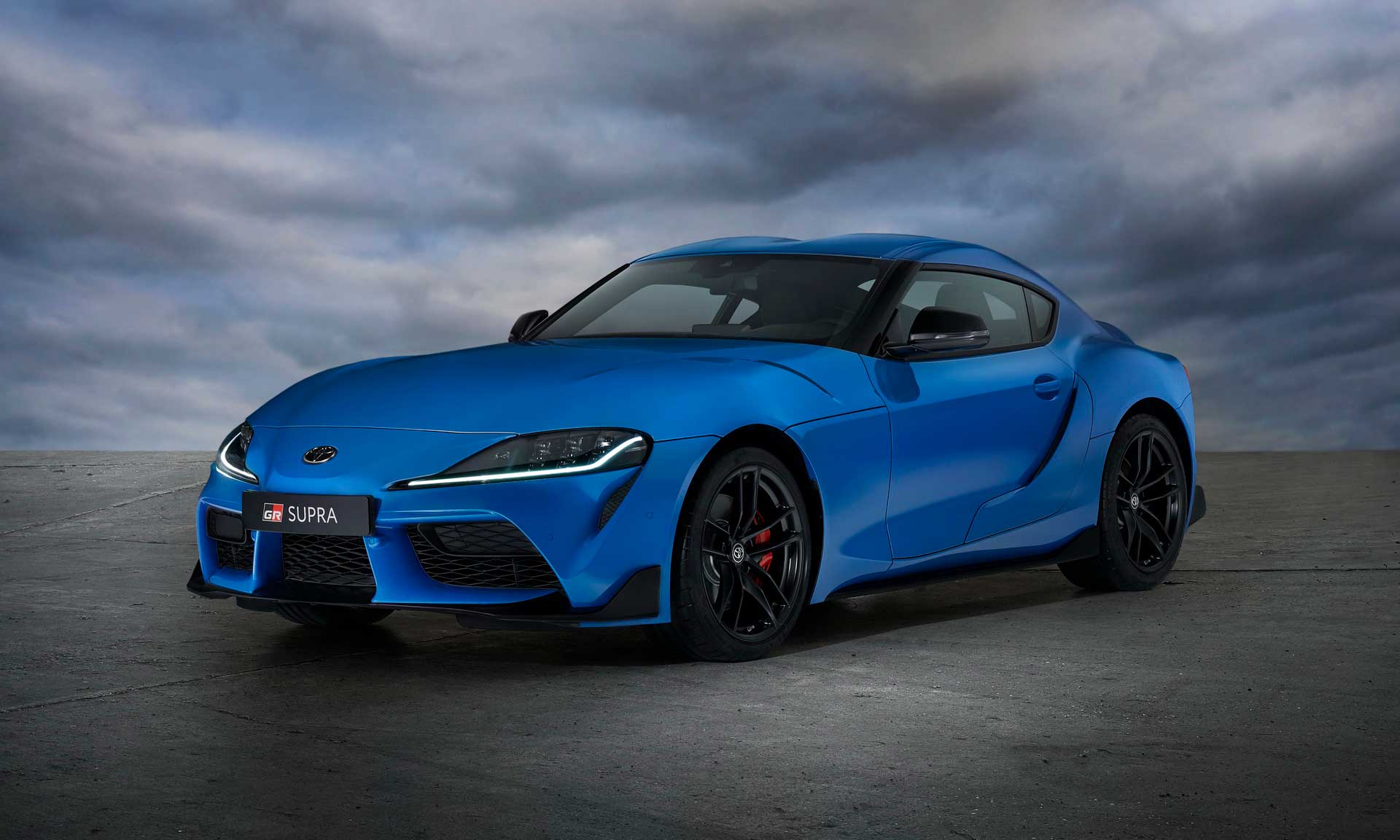 Toyota Supra Jarama Racetrack Edition синего цвета