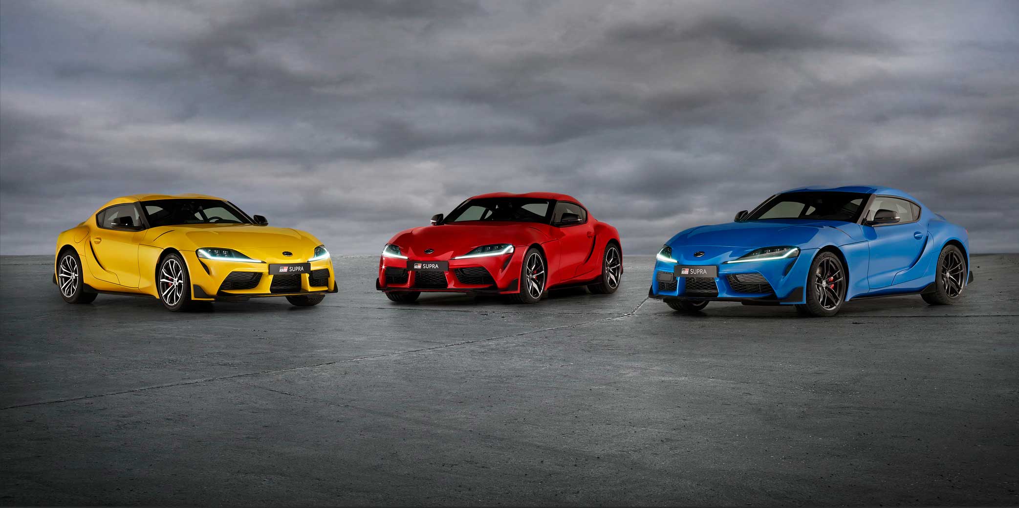 /userfiles/Toyota Supra Jarama Racetrack Edition жёлтого, красного и синего цвета